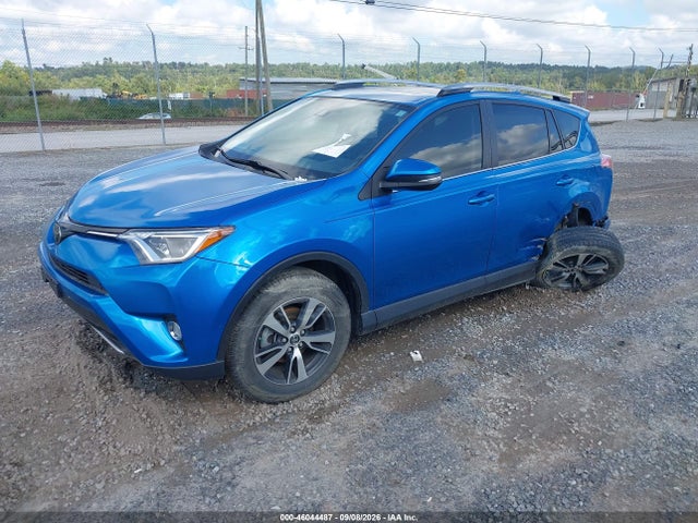 Toyota Rav4 Xle 2018 JTMRFREV0JJ203500 Image 2