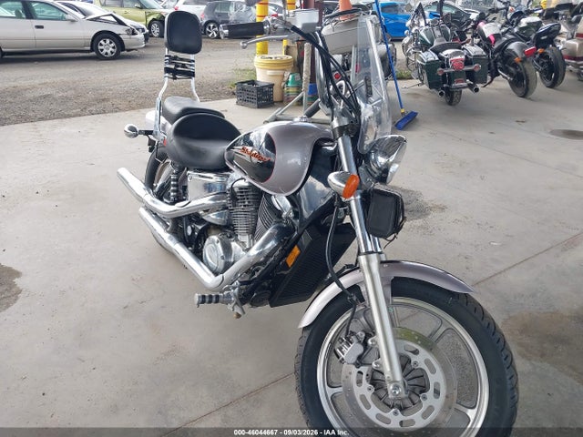 2000 Honda Vt1100 C მანქანა იყიდება აუქციონზე, vin: 1HFSC1803YA400379, აუქციონის ნომერი: 46044667