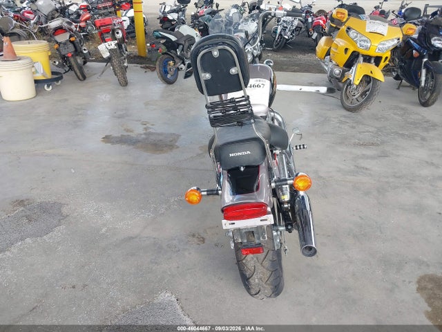 2000 Honda Vt1100 C მანქანა იყიდება აუქციონზე, vin: 1HFSC1803YA400379, აუქციონის ნომერი: 46044667