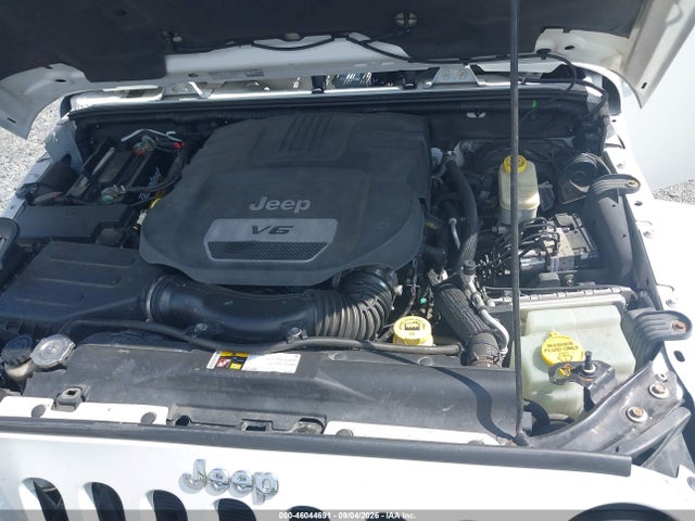 46044691 :رقم المزاد ، 1C4BJWEG7EL104537 vin ، 2014 Jeep Wrangler Unlimited Sahara مزاد بيع