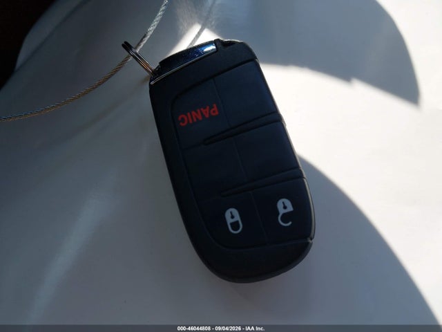 46044808 :رقم المزاد ، ZACCJBBB2HPF90177 vin ، 2017 Jeep Renegade Latitude 4x4 مزاد بيع