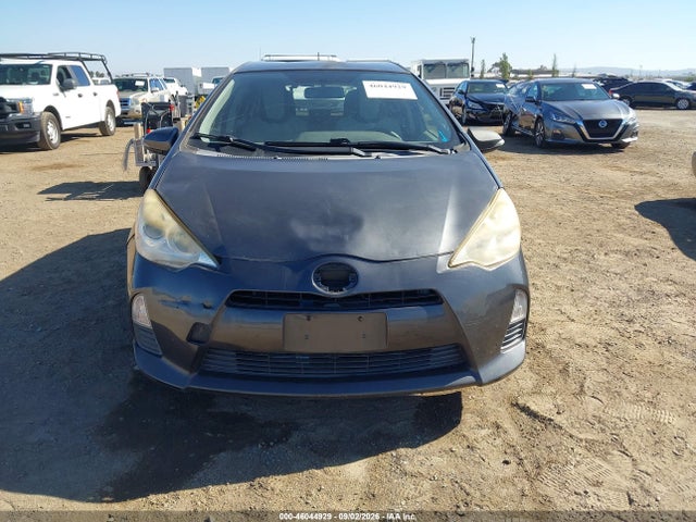 2014 Toyota Prius C One მანქანა იყიდება აუქციონზე, vin: JTDKDTB38E1063788, აუქციონის ნომერი: 46044929