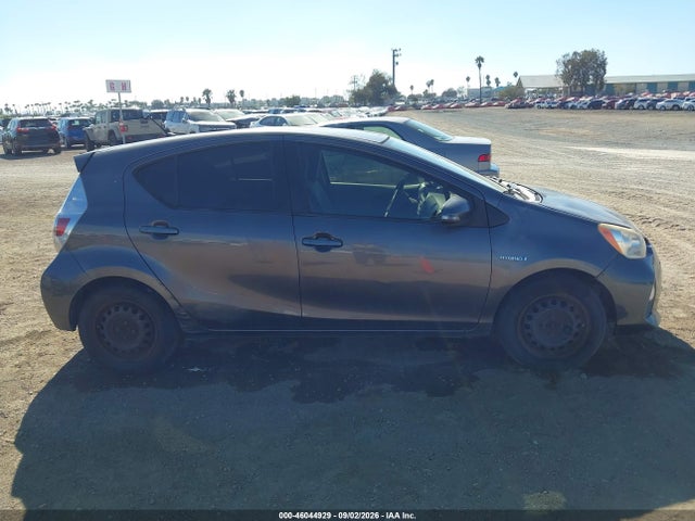 2014 Toyota Prius C One მანქანა იყიდება აუქციონზე, vin: JTDKDTB38E1063788, აუქციონის ნომერი: 46044929