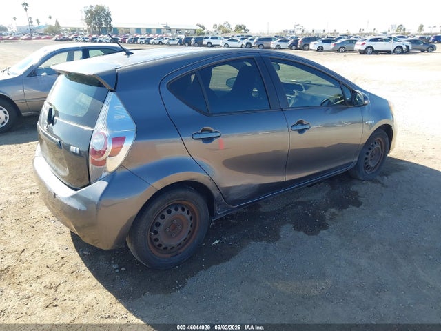 2014 Toyota Prius C One მანქანა იყიდება აუქციონზე, vin: JTDKDTB38E1063788, აუქციონის ნომერი: 46044929