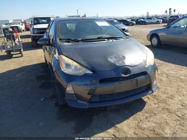 2014 Toyota Prius C One მანქანა იყიდება აუქციონზე, vin: JTDKDTB38E1063788, აუქციონის ნომერი: 46044929