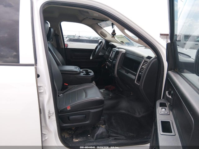 46044946 :رقم المزاد ، 1C6RR7FG1PS593562 vin ، 2023 Ram 1500 Classic Tradesman  4x4 6'4 Box مزاد بيع