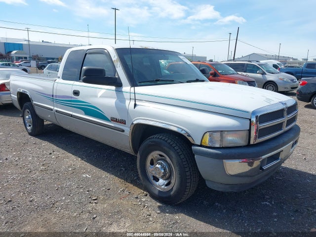 46044958 :رقم المزاد ، 1B7KC23D2WJ105880 vin ، 1998 Dodge Ram 2500 St مزاد بيع