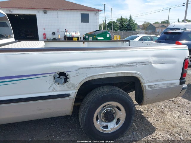 46044958 :رقم المزاد ، 1B7KC23D2WJ105880 vin ، 1998 Dodge Ram 2500 St مزاد بيع
