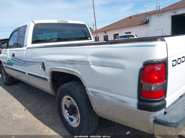 46044958 :رقم المزاد ، 1B7KC23D2WJ105880 vin ، 1998 Dodge Ram 2500 St مزاد بيع