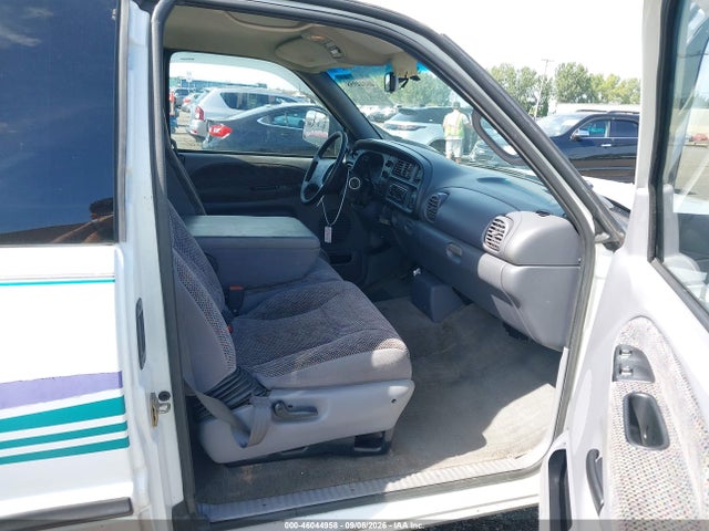 46044958 :رقم المزاد ، 1B7KC23D2WJ105880 vin ، 1998 Dodge Ram 2500 St مزاد بيع
