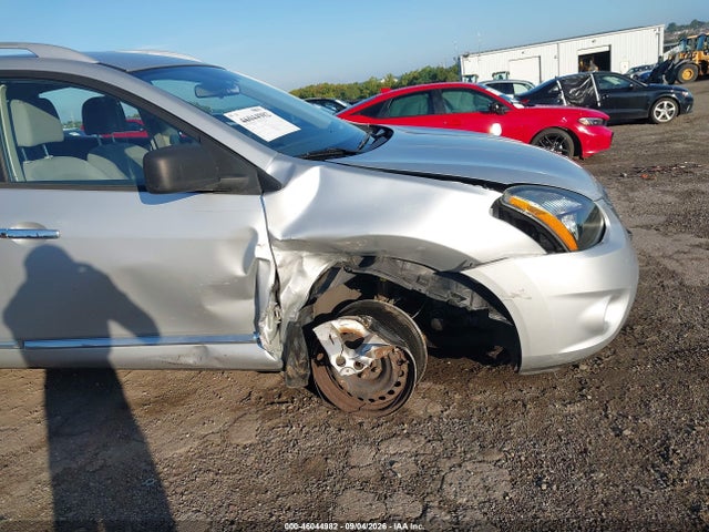 JN8AS5MT3FW152042 Nissan Rogue Select S