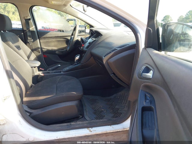 1FADP3F22HL331153 Ford FOCUS SE