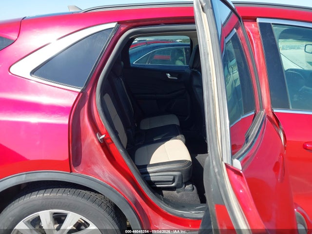 1FMCU9J99MUA62204 Ford Escape Titanium