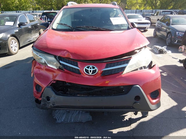 2T3BFREV2FW291573 Toyota RAV4 LE