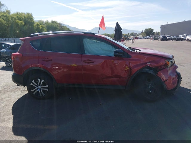 2T3BFREV2FW291573 Toyota RAV4 LE