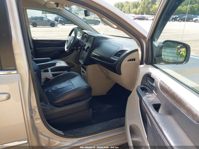 46045379 :رقم المزاد ، 2C4RC1BGXDR588838 vin ، 2013 Chrysler Town & Country Touring مزاد بيع