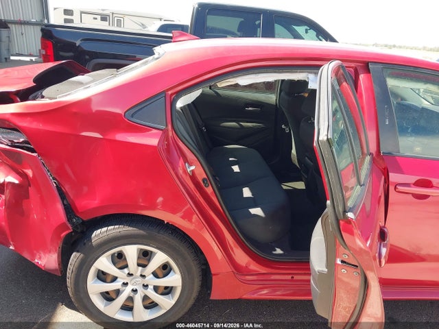 46045714 :رقم المزاد ، JTDEPRAE8LJ022200 vin ، 2020 Toyota Corolla Le مزاد بيع