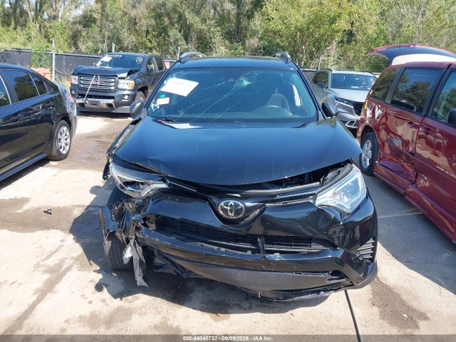 2018 Toyota Rav4 Le მანქანა იყიდება აუქციონზე, vin: 2T3BFREV3JW762770, აუქციონის ნომერი: 46045732