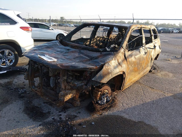 46045733 :رقم المزاد ، 5TDZARFH6HS032689 vin ، 2017 Toyota Highlander Le مزاد بيع