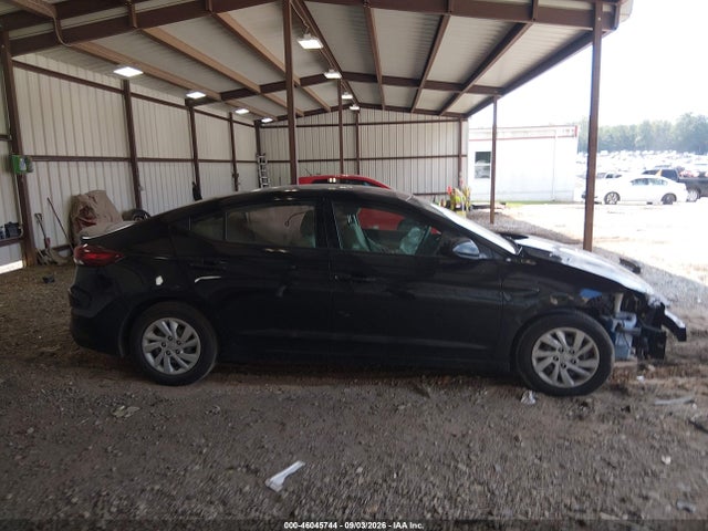 Hyundai ELANTRA SE 2018 5NPD74LF3JH236604 Image 14