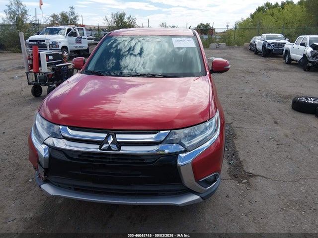 46045745 :رقم المزاد ، JA4AZ3A35JZ041445 vin ، 2018 Mitsubishi Outlander Se مزاد بيع