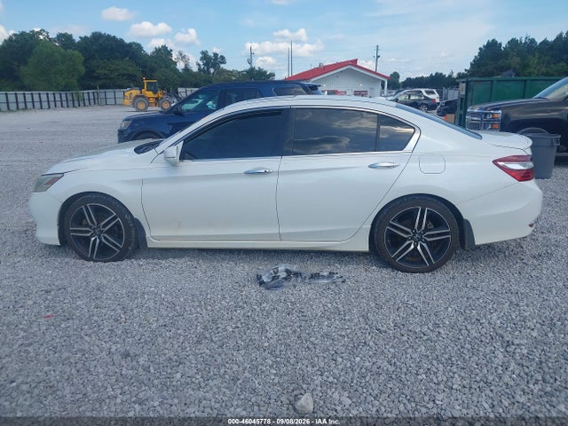 46045778 :رقم المزاد ، 1HGCR3F94HA003002 vin ، 2017 Honda Accord Touring V6 مزاد بيع
