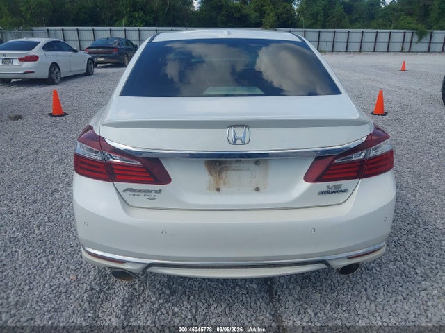 46045778 :رقم المزاد ، 1HGCR3F94HA003002 vin ، 2017 Honda Accord Touring V6 مزاد بيع