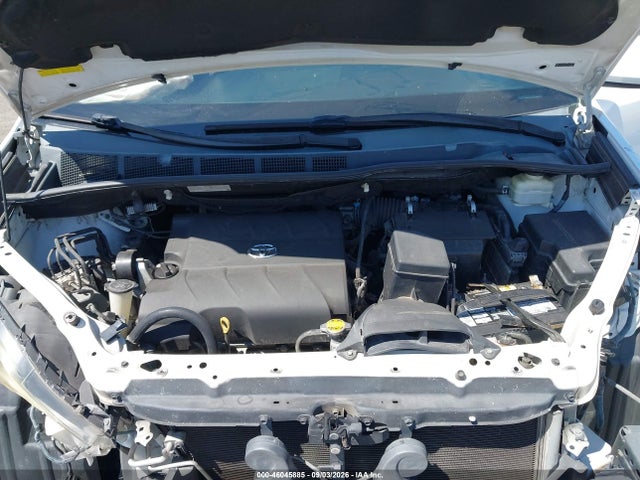 5TDXK3DC5FS605622 Toyota Sienna Se 8 Passenger