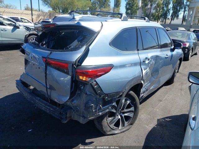 Toyota Highlander Xle 2022 5TDGZRAH9NS114905 Image 4