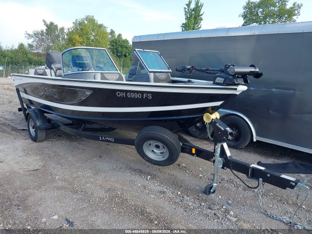 46045929 :رقم المزاد ، 00000LBBWV669F717 vin ، 2017 Lund 1875 Crossover Xs Boat And Trailer مزاد بيع