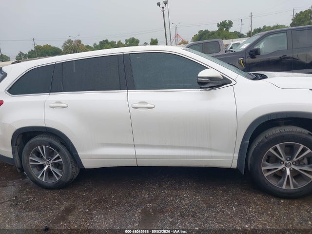 Продажа на аукционе авто 2017 Toyota Highlander Le, vin: 5TDZZRFH0HS230225, номер лота: 46045966