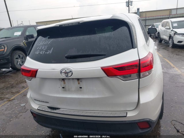 Продажа на аукционе авто 2017 Toyota Highlander Le, vin: 5TDZZRFH0HS230225, номер лота: 46045966