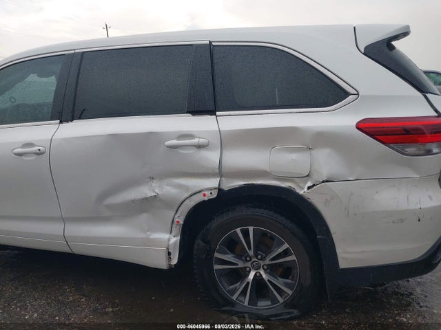 Продажа на аукционе авто 2017 Toyota Highlander Le, vin: 5TDZZRFH0HS230225, номер лота: 46045966