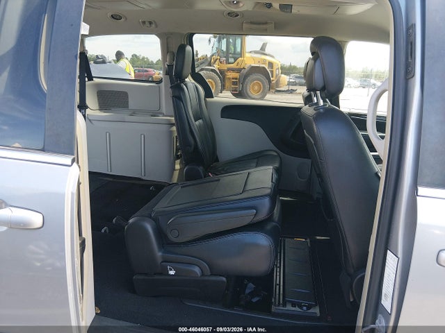 Auction sale of the 2013 Chrysler Town & Country Touring, vin: 2C4RC1BG2DR583181, lot number: 46046057
