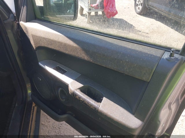 46046084 :رقم المزاد ، 1J8HG48K68C106113 vin ، 2008 Jeep Commander Sport مزاد بيع