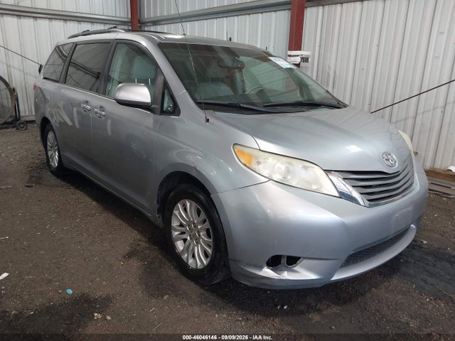 2013 Toyota Sienna Xle V6 8 Passenger მანქანა იყიდება აუქციონზე, vin: 5TDYK3DC2DS291476, აუქციონის ნომერი: 46046146