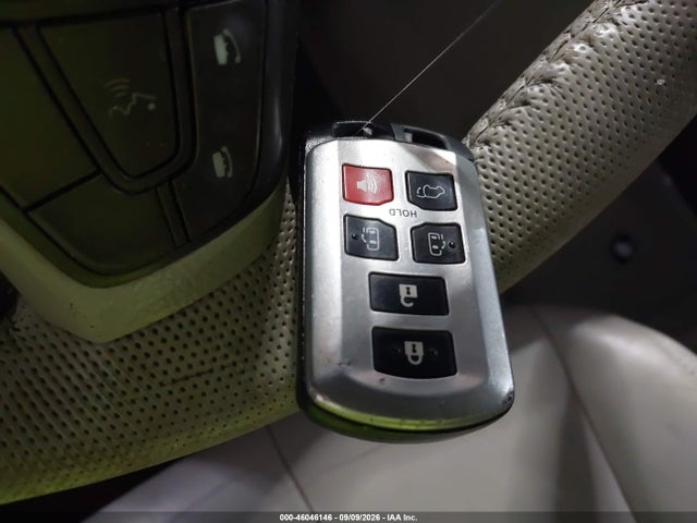 2013 Toyota Sienna Xle V6 8 Passenger მანქანა იყიდება აუქციონზე, vin: 5TDYK3DC2DS291476, აუქციონის ნომერი: 46046146