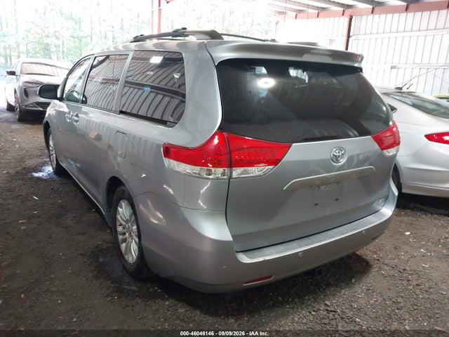 2013 Toyota Sienna Xle V6 8 Passenger მანქანა იყიდება აუქციონზე, vin: 5TDYK3DC2DS291476, აუქციონის ნომერი: 46046146