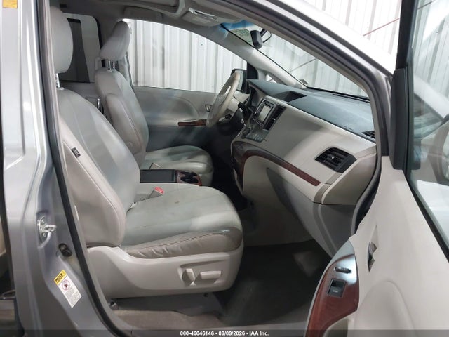 2013 Toyota Sienna Xle V6 8 Passenger მანქანა იყიდება აუქციონზე, vin: 5TDYK3DC2DS291476, აუქციონის ნომერი: 46046146