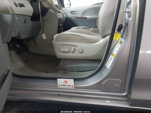 2013 Toyota Sienna Xle V6 8 Passenger მანქანა იყიდება აუქციონზე, vin: 5TDYK3DC2DS291476, აუქციონის ნომერი: 46046146