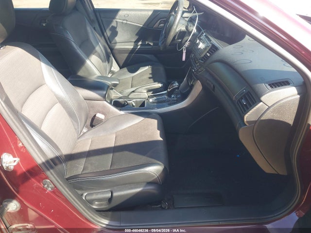 46046236 :رقم المزاد ، 1HGCR2F51HA188987 vin ، 2017 Honda Accord Sport مزاد بيع
