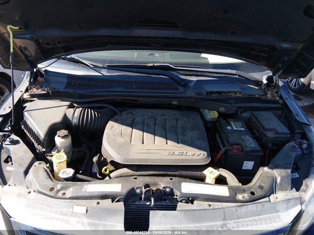 2011 Volkswagen Routan Se მანქანა იყიდება აუქციონზე, vin: 2V4RW3DG3BR670817, აუქციონის ნომერი: 46046284