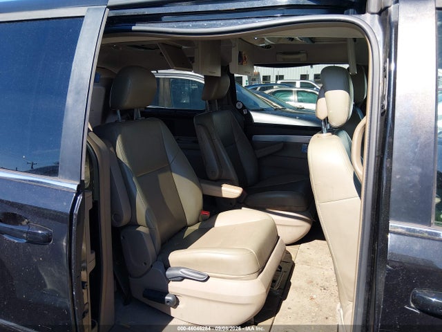 2011 Volkswagen Routan Se მანქანა იყიდება აუქციონზე, vin: 2V4RW3DG3BR670817, აუქციონის ნომერი: 46046284
