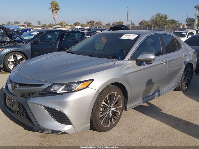 Toyota CAMRY SE 2018 4T1B11HK0JU096557 Image 2