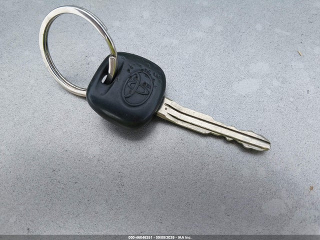 Продажа на аукционе авто 2004 Toyota Sequoia Sr5 V8, vin: 5TDBT44A34S223923, номер лота: 46046351