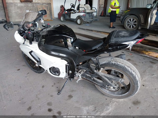 Продаж на аукціоні авто 2014 Suzuki Gsx-r1000, vin: JS1GT78A9E2100647, номер лоту: 46046558