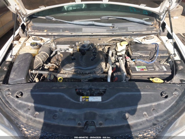 Продаж на аукціоні авто 2015 Chrysler 200 C, vin: 1C3CCCCGXFN501332, номер лоту: 46046792