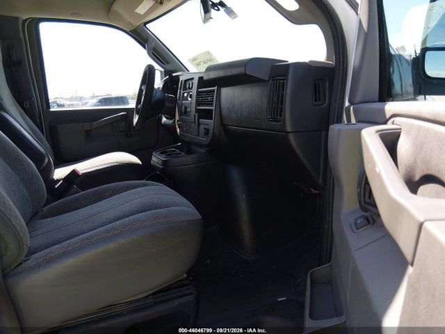 Chevrolet Express 2500 Work Van 2019 1GCWGAFG8K1301578 Image 5