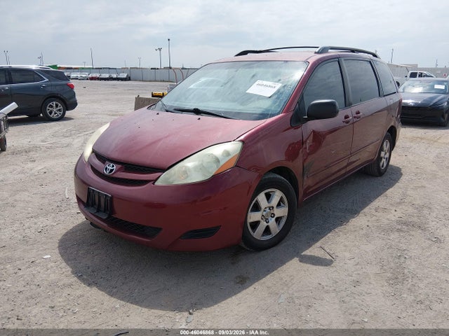 46046868 :رقم المزاد ، 5TDKK4CC5AS322311 vin ، 2010 Toyota Sienna Le مزاد بيع