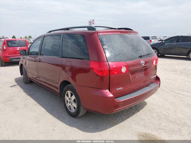 46046868 :رقم المزاد ، 5TDKK4CC5AS322311 vin ، 2010 Toyota Sienna Le مزاد بيع